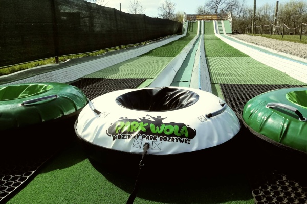 A PONTOON FOR RUNNING NOT ONLY ON SNOW